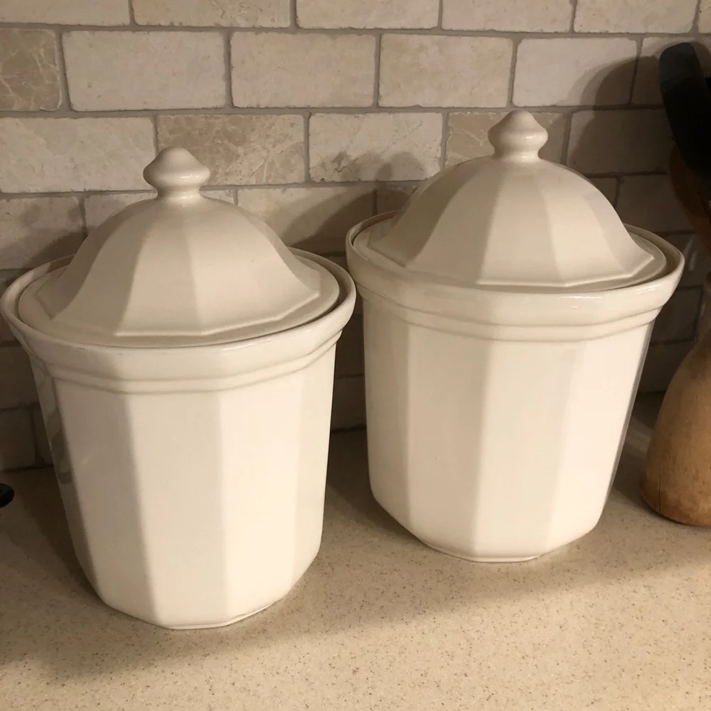 Pfaltzgraff White Heritage Flour canister only